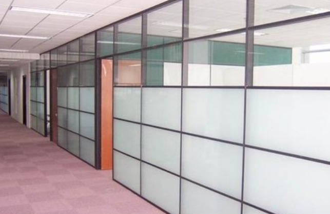 玻璃屏风隔断墙分类有哪些？玻璃屏风隔断墙价格是多少？